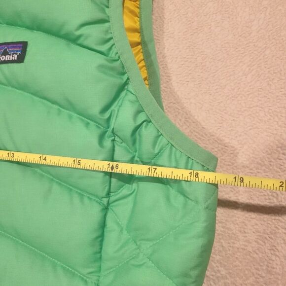 Patagonia 800 Fill Goose Down Vest, Small. Lime Green/Yellow - Picture 6 of 7